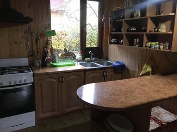 Фото номера Номер Делюкс (для 2 взрослых и 1 ребенка) Гостевой дом Котеджі "Хата Рибака" г. Косов 3