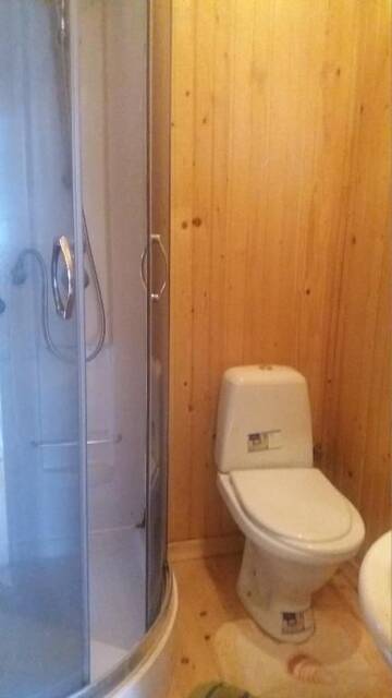 Фото номера Номер Делюкс (для 2 взрослых и 1 ребенка) Гостевой дом Котеджі "Хата Рибака" г. Косов 7